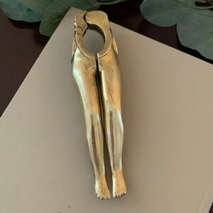 📌 Antique Peerage England Brass Bare Ladies Legs Nutcracker / Bottle Opener
